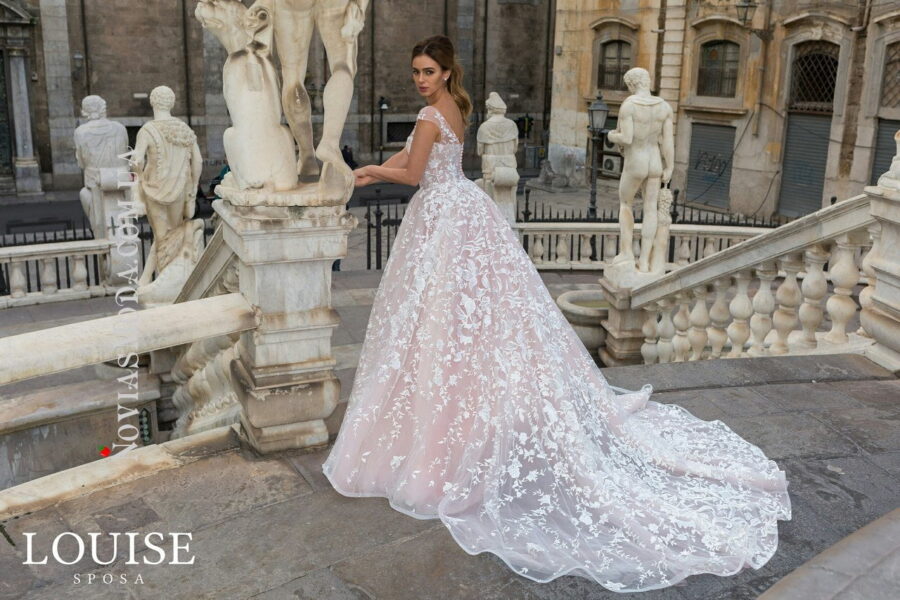 Louis sposa esmeralda 2